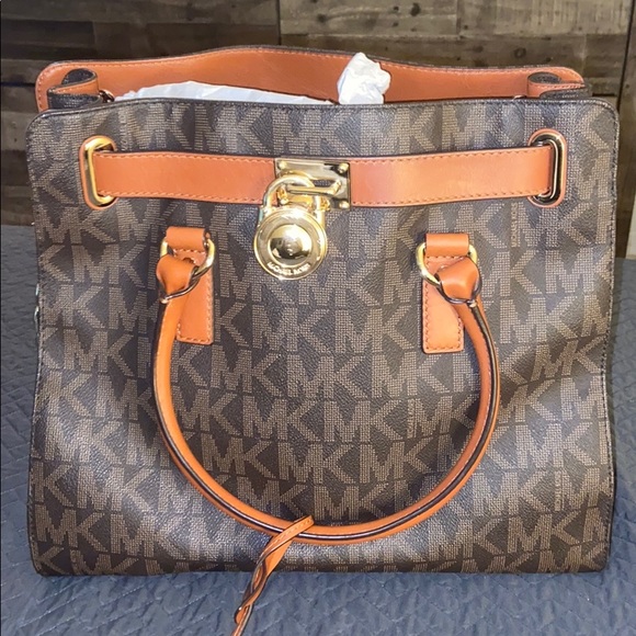 Michael Kors purse - Picture 1 of 2